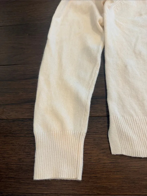 J. Crew Cream Crewneck Sweater Size Medium - C27-102 - Image 4