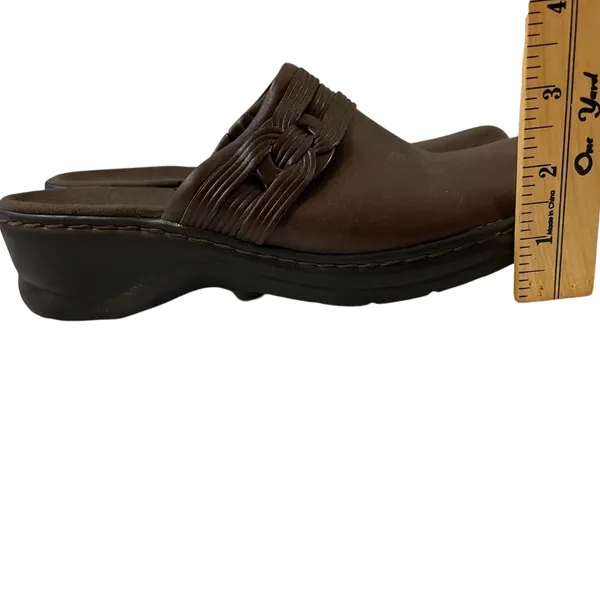 CLARKS Chocolate Dark Brown Leather Clog Mules Slides Shoes - Size 7 - Image 12