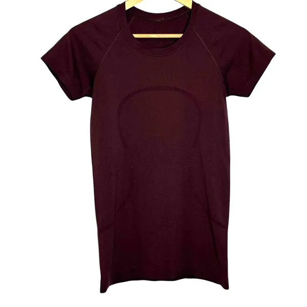 Lululemon Swiftly Tech Short Sleeve 2.0 Cassis - Image 2