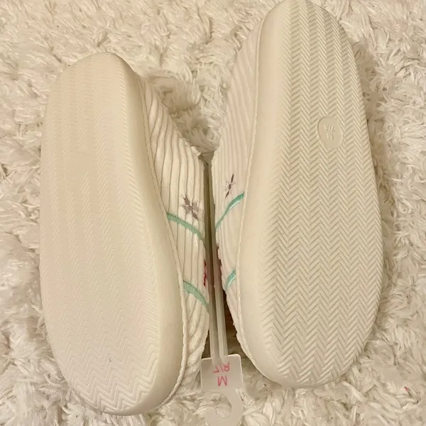 Wild‎ Fable Womens Slippers Cream "Apres All Day" Embroidered Plush Lined M 7/8 - Image 4