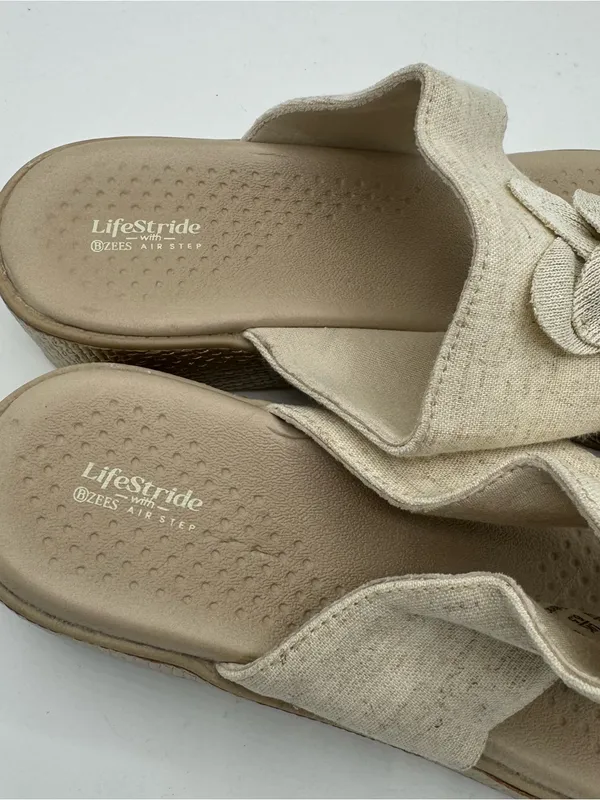 Bzees for LifeStride Women's Bloom Wedge Sandal Cream Beige‎ Size 9 summer - Image 3