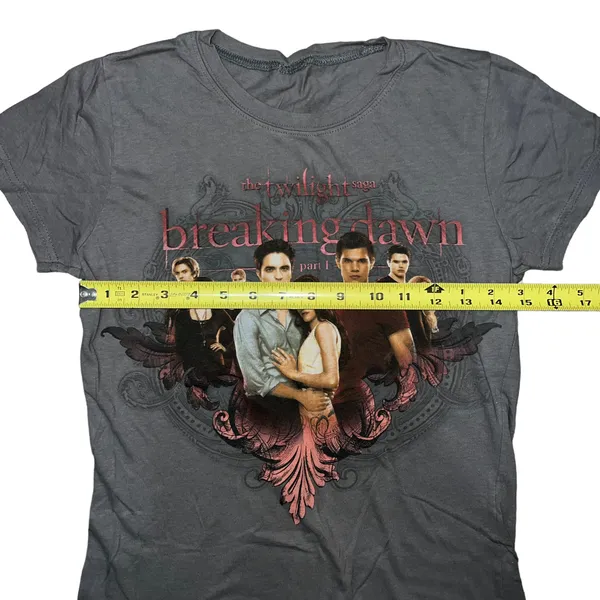 Twilight Movie Promo Breaking Dawn Part 1 T-Shirt Women’s Size Small - Image 4