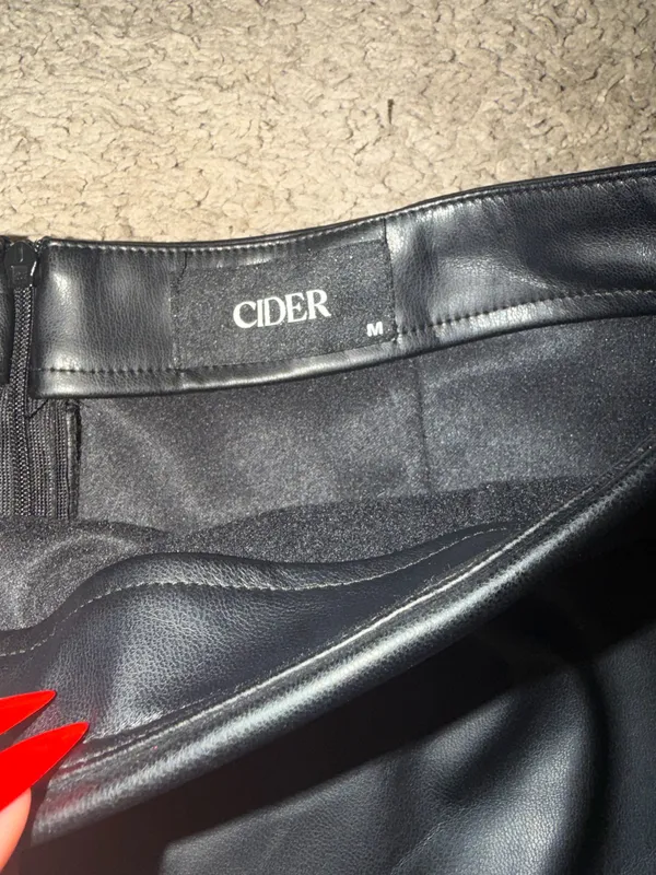Cider Black Leather Mini Skirt - Image 3