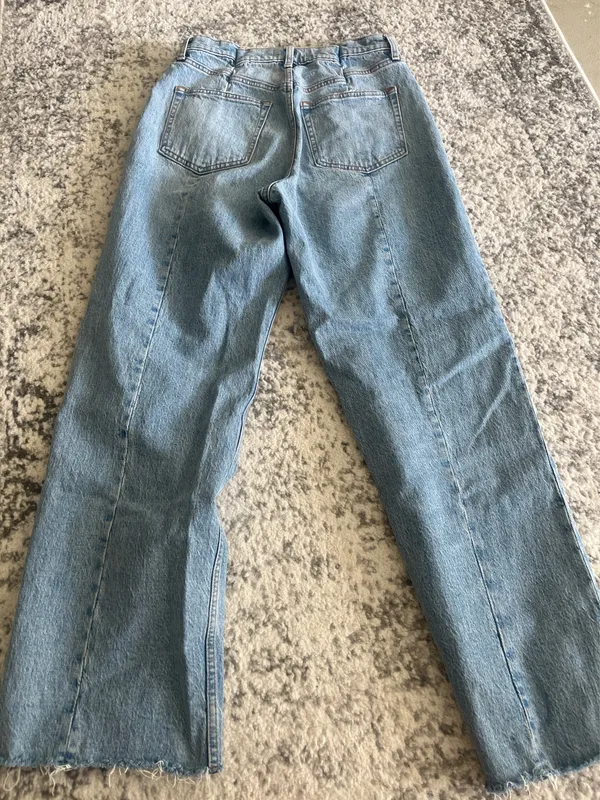 Abercrombie high rise jeans - Image 3