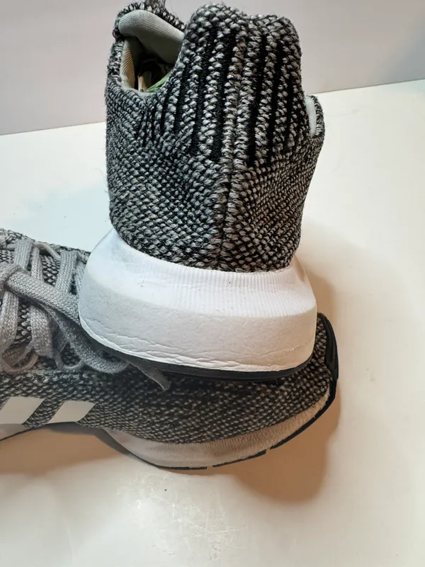 Adidas Cloud Foam Size 5 - Image 8