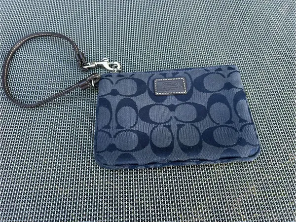 Navy coach wristlet spring, summer, wallet, purse, casual‎ little leather brown - Image 3