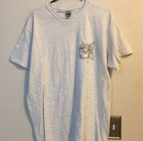 Gildan t shirt  L - Image 15