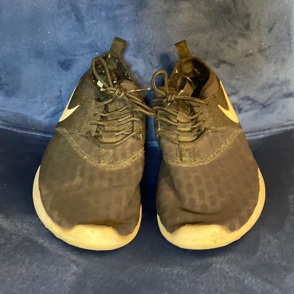 Women’s Nike Black Juvenate Running Shoes Size 8 - Image 5