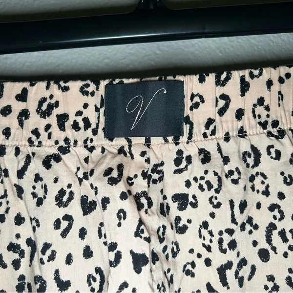 Victoria’s Secret leopard print loungewear pajama shorts women’s size small - Image 2