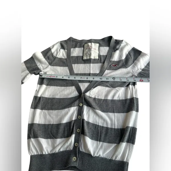 Y2K Hollister Gray and‎ White Striped V-Neck Button Cardigan Size Large Preppy - Image 3