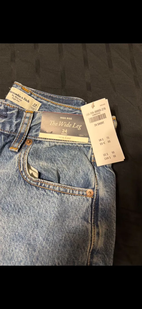 Abercrombie & Fitch Curve Love High Rise Wide Leg Jeans - Image 2