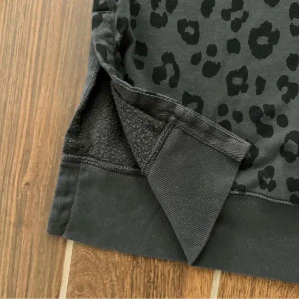 Old Navy Leopard pullover size M - Image 3