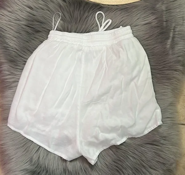 EUC Princess Polly Amelia Shorts White Lined sz 0 - Image 6