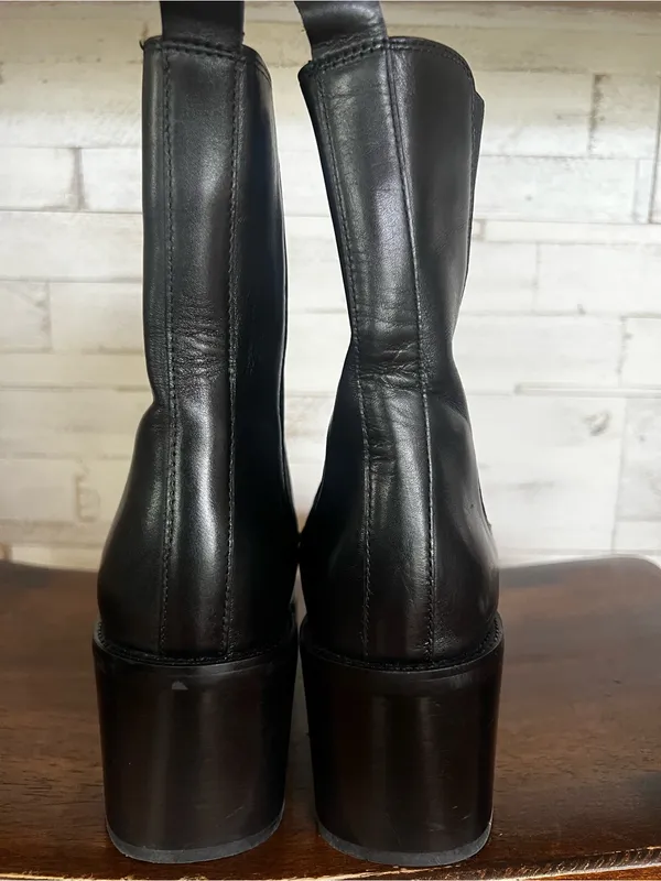 JEFFREY CAMPBELL Cassette Chelsea Boot in size 7.5. - Image 4