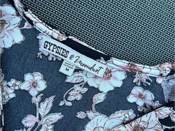 Black & pink floral dress gypsies &‎ moondust size medium spring summer whimsy - Image 5