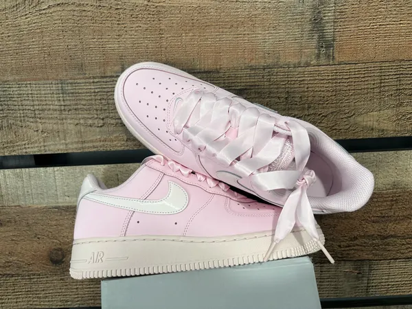 Women’s Air Force 1 retro White Size 8.5 - Image 3