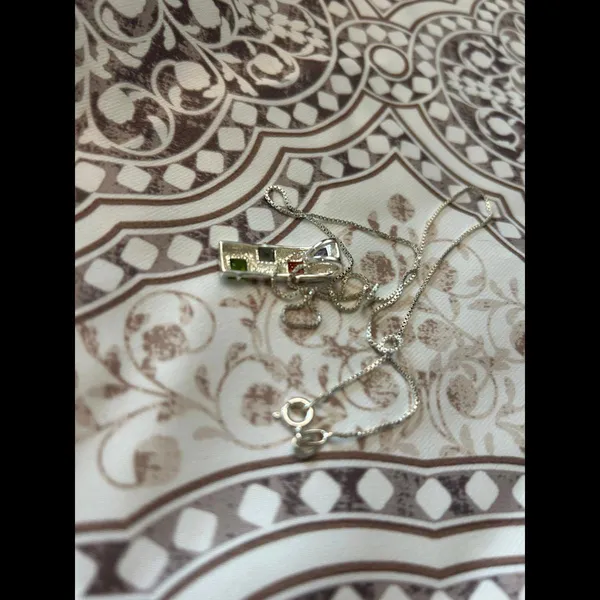 Beautiful 925 stearling silver necklace and pendant - Image 4
