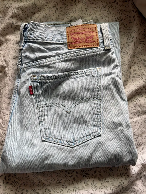 Levi’s Low Pro Straight Jeans - Image 2