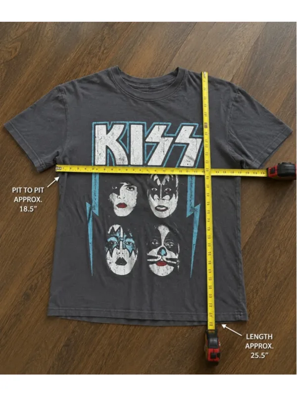 KISS‎ Band Tee Small Gray Distressed Graphic Rock T-Shirt 2020 100% Cotton - Image 6