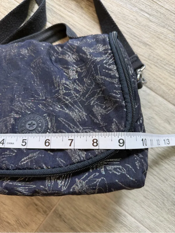 Kipling Navy Blue Kichirou Insulated Lunch Bag Crossbody with Monkey Keychain - Image 9