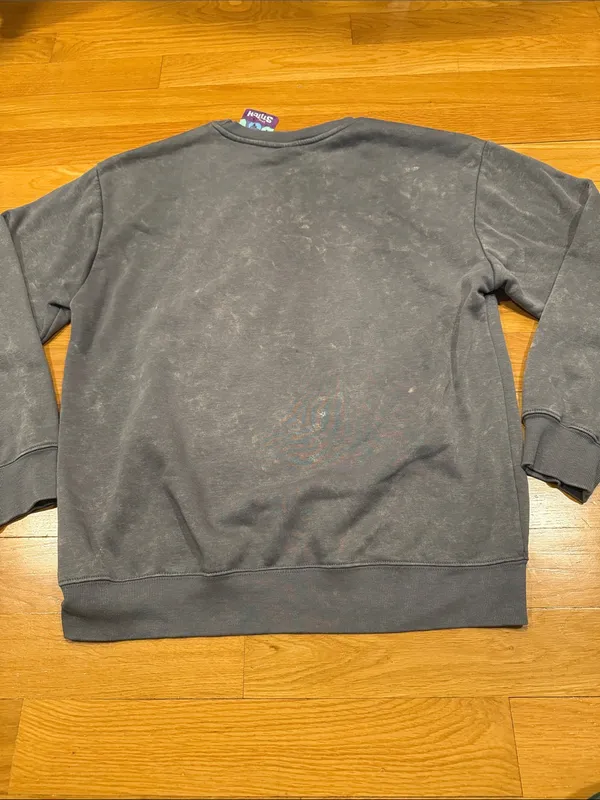 NWT Disney Stitch sweatshirt size large. - Image 4
