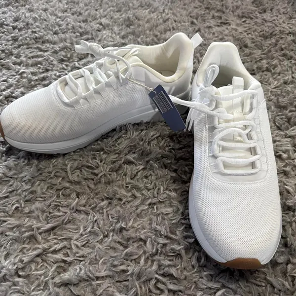 NEW CRANE WOMENS 11 tennis shoes white NWT - Image 2