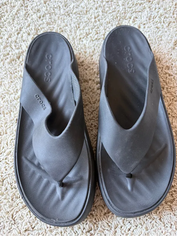 Crocs Getaway Platform Flip Flops Women’s 11 Black Chunky Y2K Sandals - Image 3