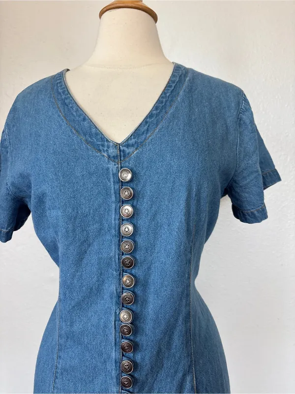 Vintage 80s Western V-Neck Faux Button-Front Light Blue Denim Midi Dress - Image 2