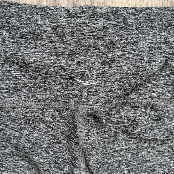 Beyond Yoga x Peloton Charcoal Leggings Mid Rise 25” Size Small Spinning - Image 4