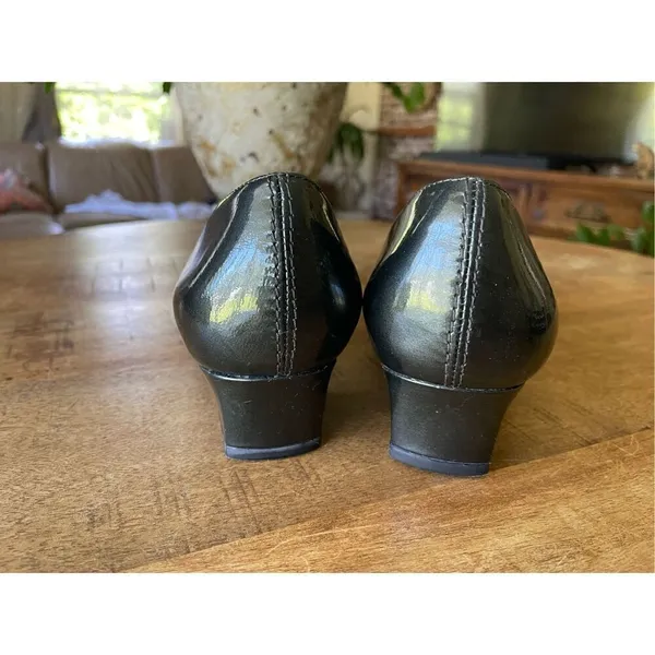 Trotters DORIS Round Toe Business Slip On Loafer Patent Leather 8M - Image 2