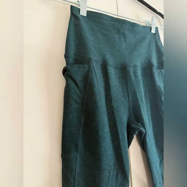 Beyond Yoga High-Waisted Spacedye Out of Pocket Green Leggings Medium - Image 4