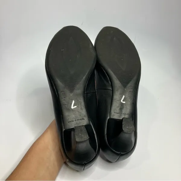 Nariana‎ by GOLC vintage peep toe pumps black leather size 7 - Image 5