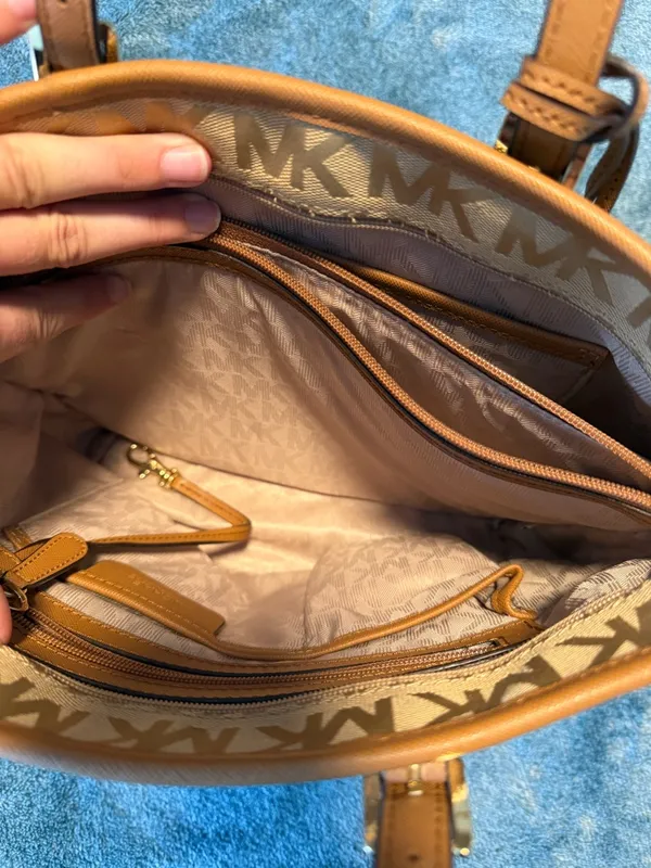 MICHAEL Michael Kors Tan Signature Jet Set Item Pocket Tote Bag Logo‎ Pattern - Image 9