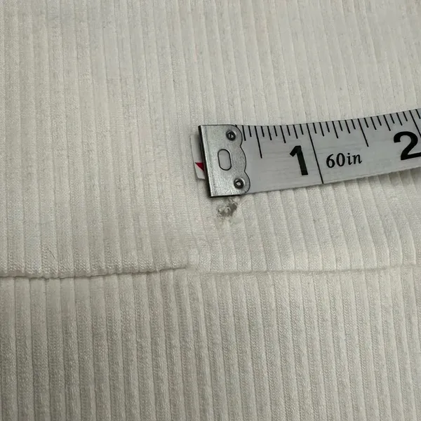 BDG Urban Outfitters NWOT Madi Ribbed Surplice Short Sleeve Tee see flaw** XL - Image 7