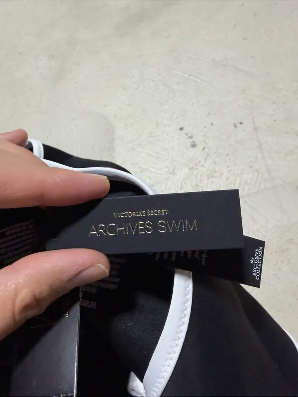 Victoria’s secret NWT archives Black One-Piece Swim Suit cheeky large MSRP$80 - Image 9
