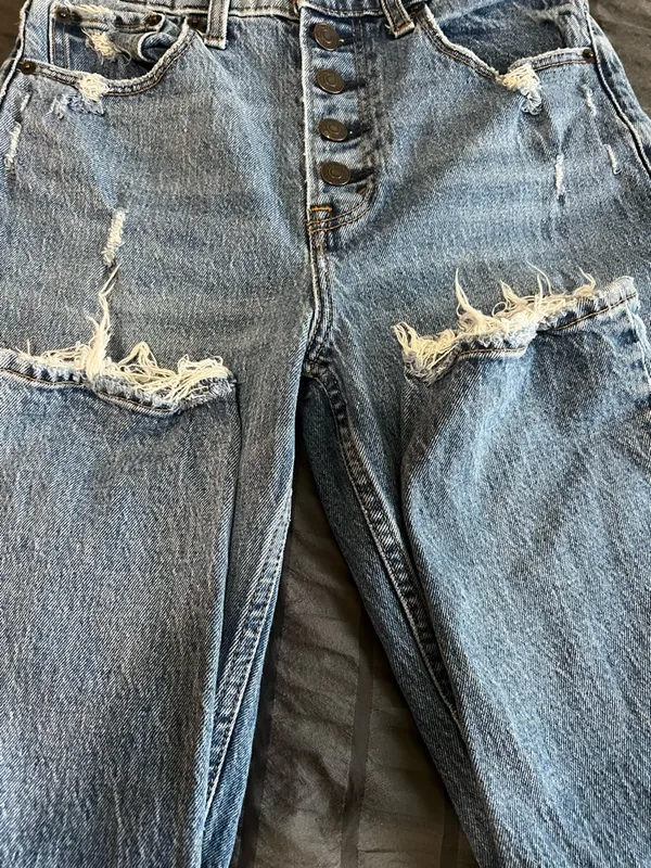 Abercrombie & Fitch The Mom High Rise Button Fly‎ Distressed Short Denim Jeans - Image 10