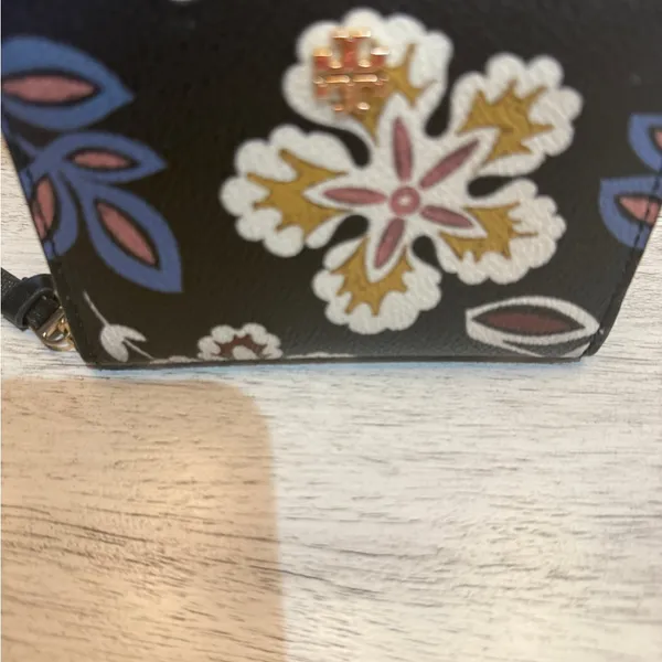 Tory burch zippy card, key , coin case Hopewell Kerrington! Retired ! - Image 4