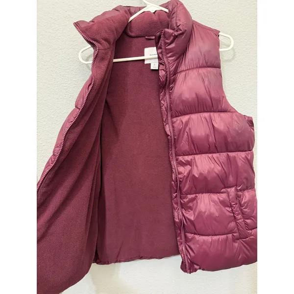 Old Navy‎ Womens M Tall Puffer Vest Burgundy Fleece Lined Quilted Mock Neck - Image 2