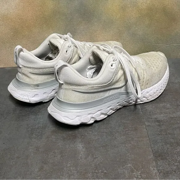 Nike React Infinity Run Flyknit 2 Women's White Sneakers Size 7.5 - Image 13