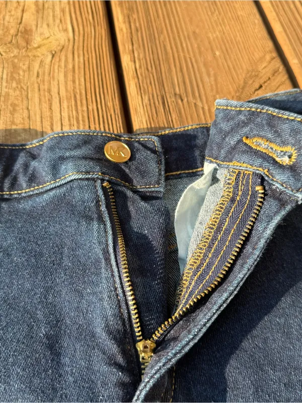 Michael Kors Denim Mini Skirt Women’s Size 6 Dark Wash Sailor Gold Button - Image 3