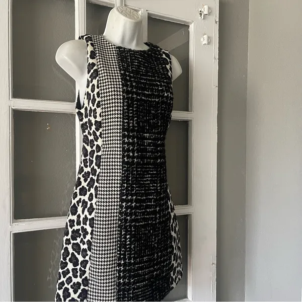 ALICE + OLIVIAClyde Patchwork Shift Dress‎ - Image 9