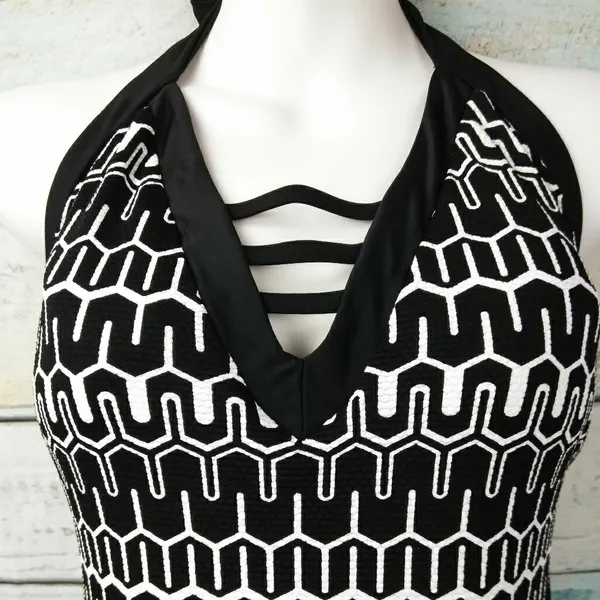 MERONA Strappy‎ Pique Halter Medium One Piece Bikin - Image 3