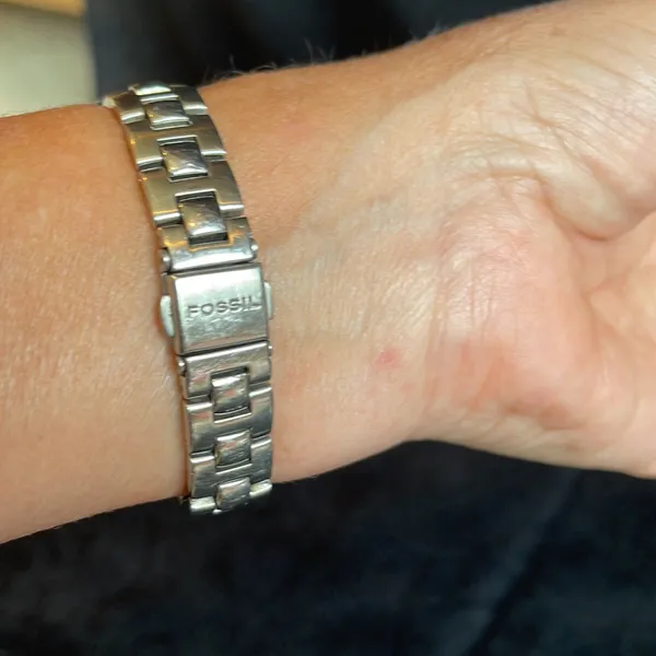 Fossil Watch with crystal accents - Image 7