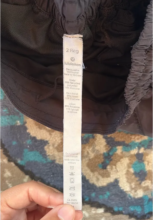 Black Lululemon Hotty Hot 2.5" - Image 4