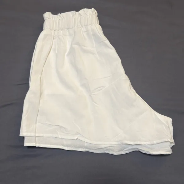Commense Aegean White Two Piece Double Lined Shorts Set in Size Small - Image 5