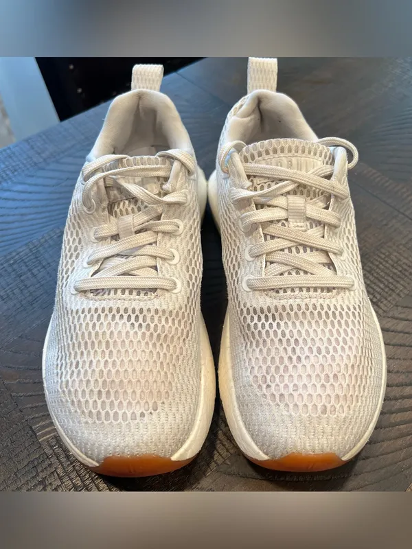 Nobull white unisex running shoes 8 women - Image 3