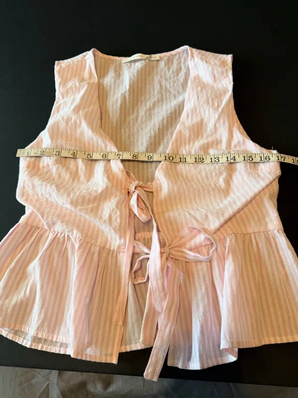 Altar'd State blouson Vest, striped white and pink, lightweight, ruffle hem sz M - Image 3