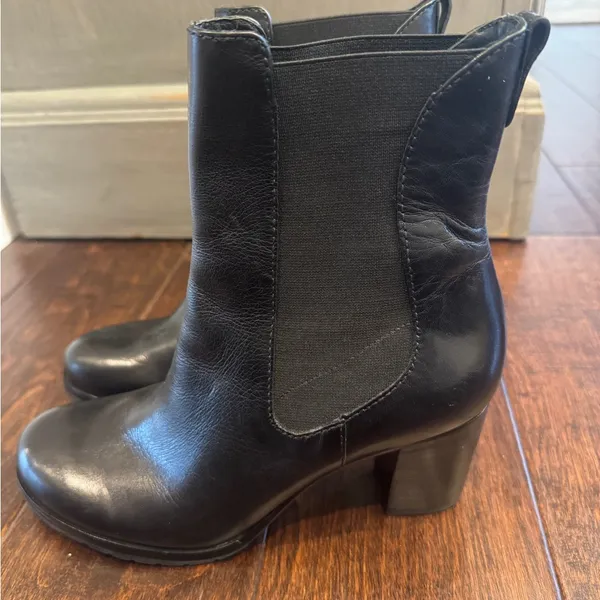 Cole Haan Denise Women's Black Closed‎ Toe Pull On Ankle Heeled Boots Size 6B - Image 3