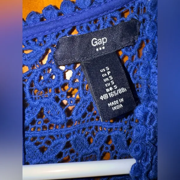 GAP Royal Blue Crochet Yoke Shift Dress Women’s Size S Short Sleeve Boho - Image 6