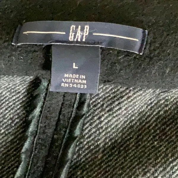Gap double breast black unlined coat. Size Large - Image 6
